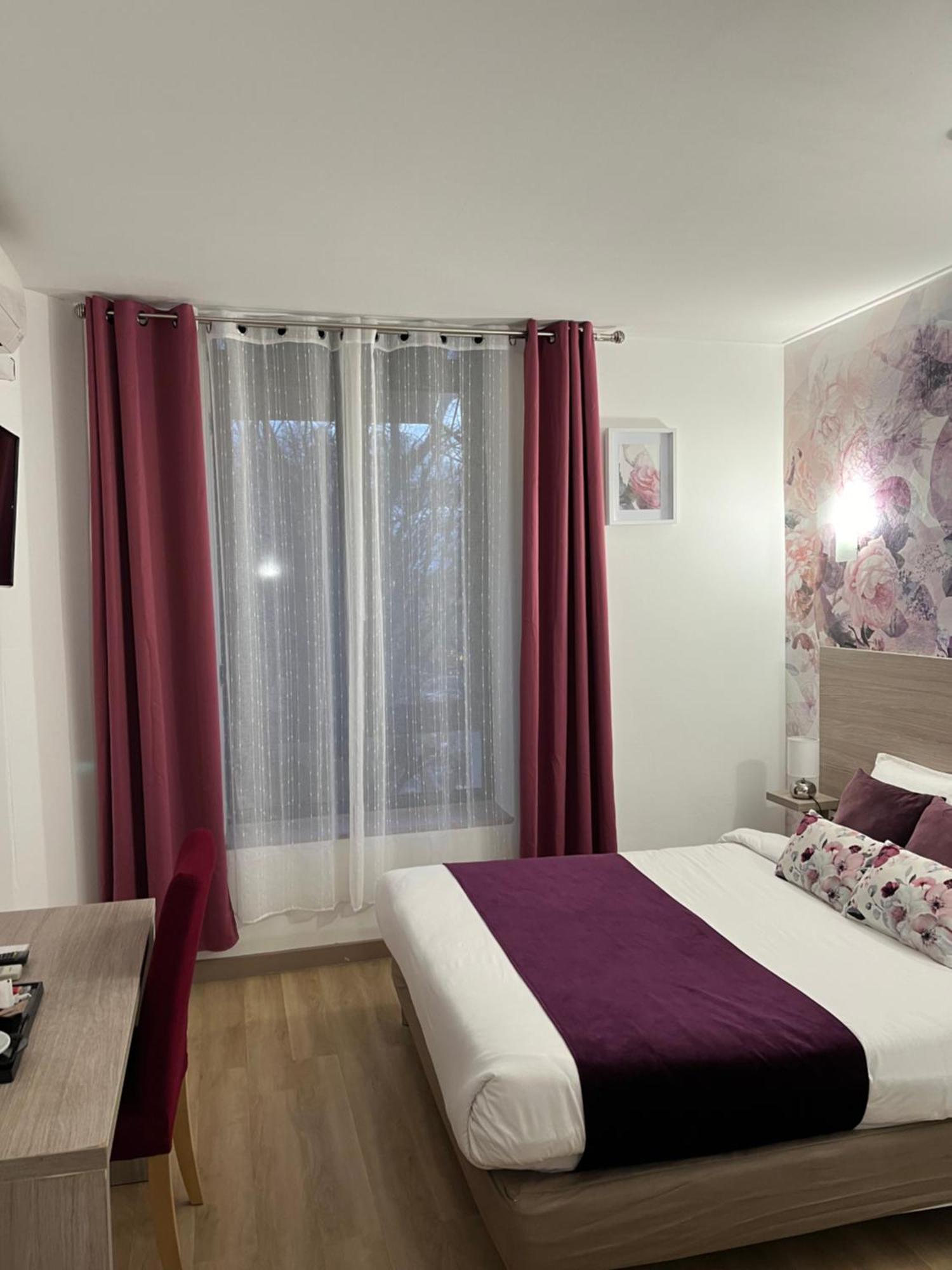 Empire Hotel Nîmes Eksteriør billede