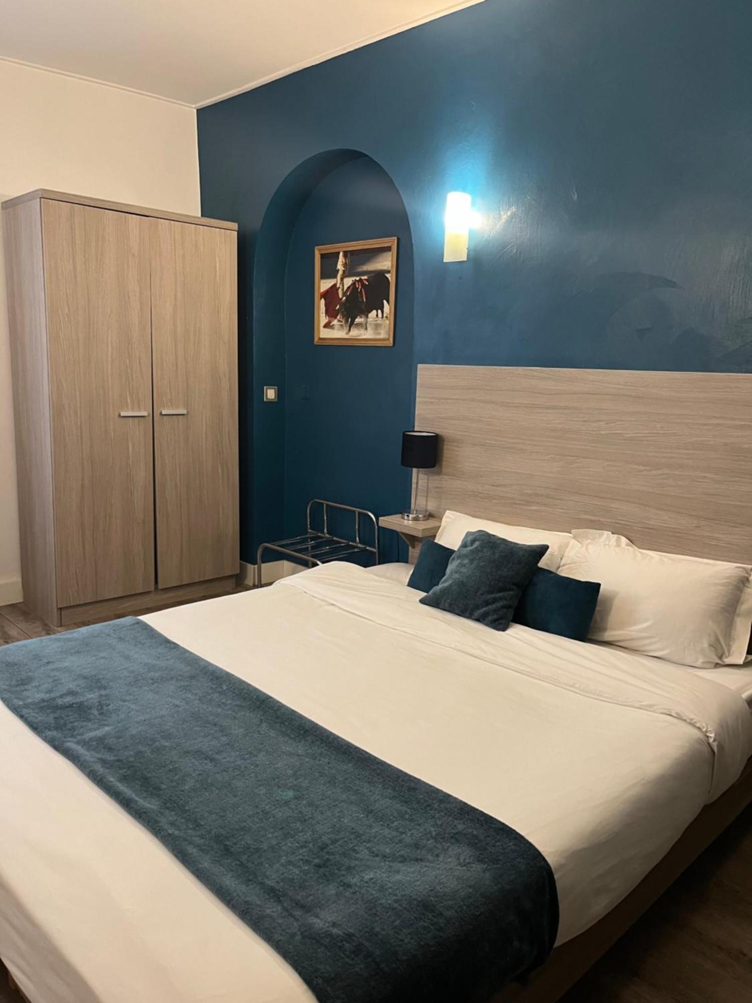 Empire Hotel Nîmes Eksteriør billede