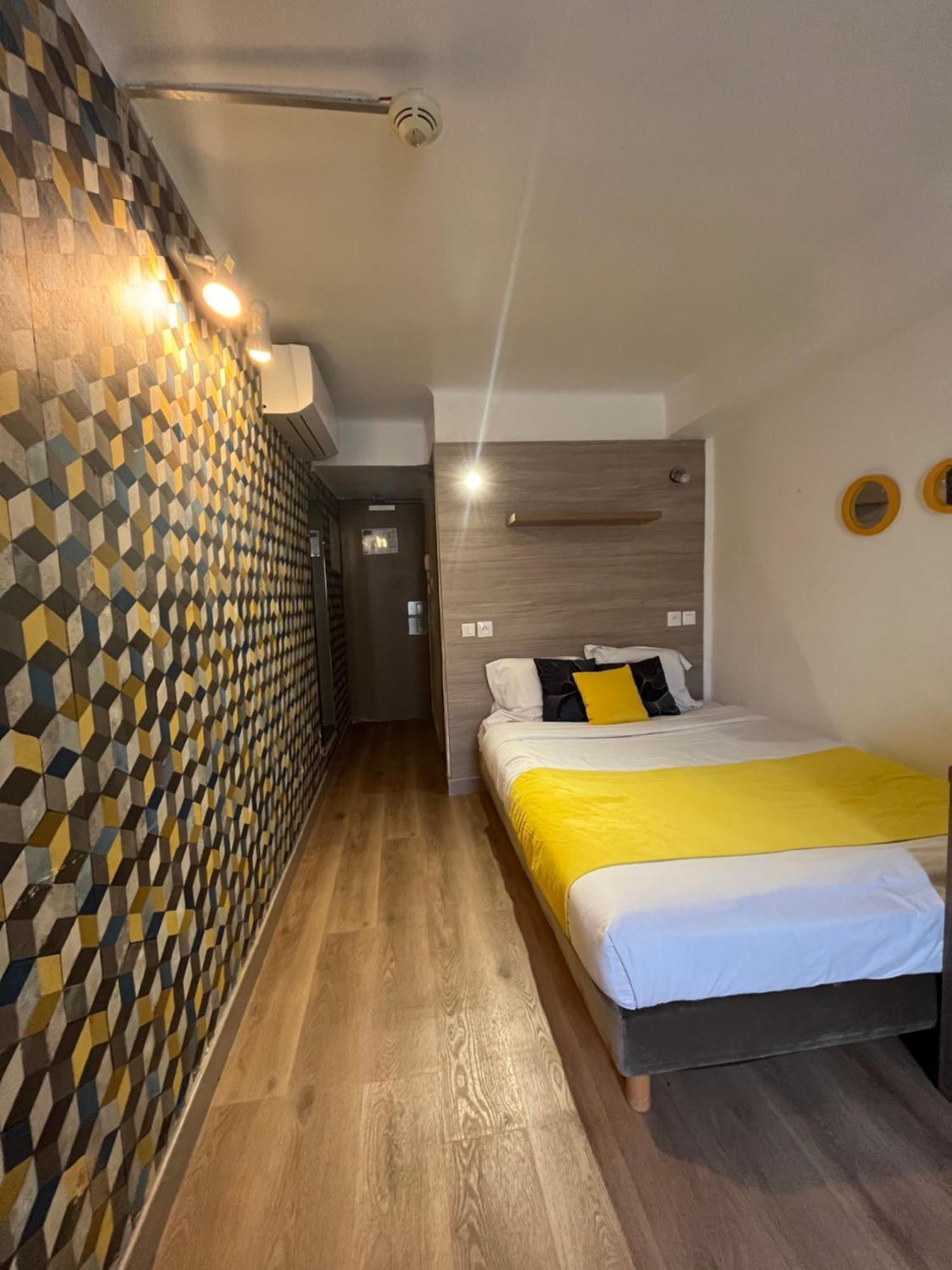 Empire Hotel Nîmes Eksteriør billede