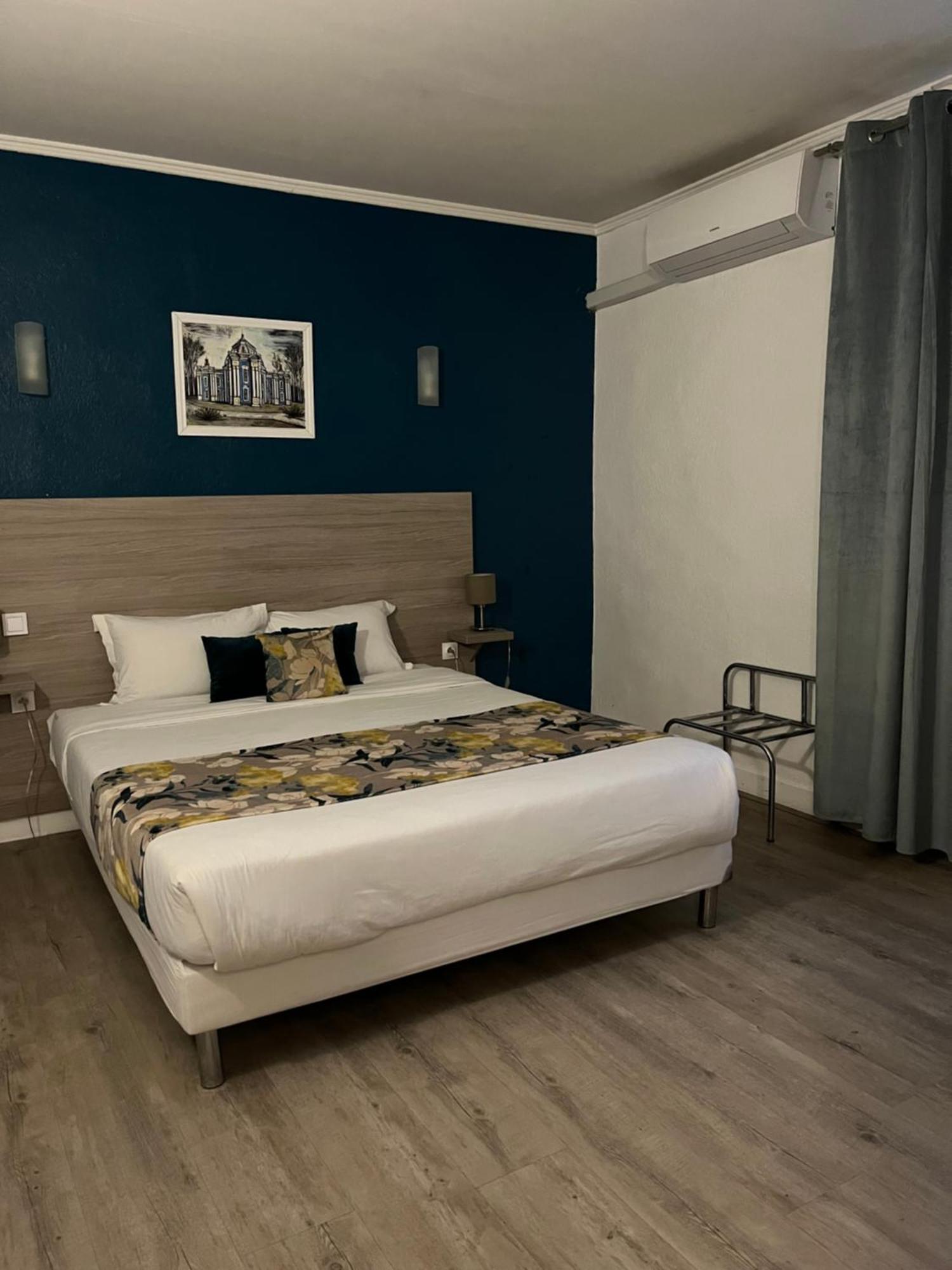 Empire Hotel Nîmes Eksteriør billede