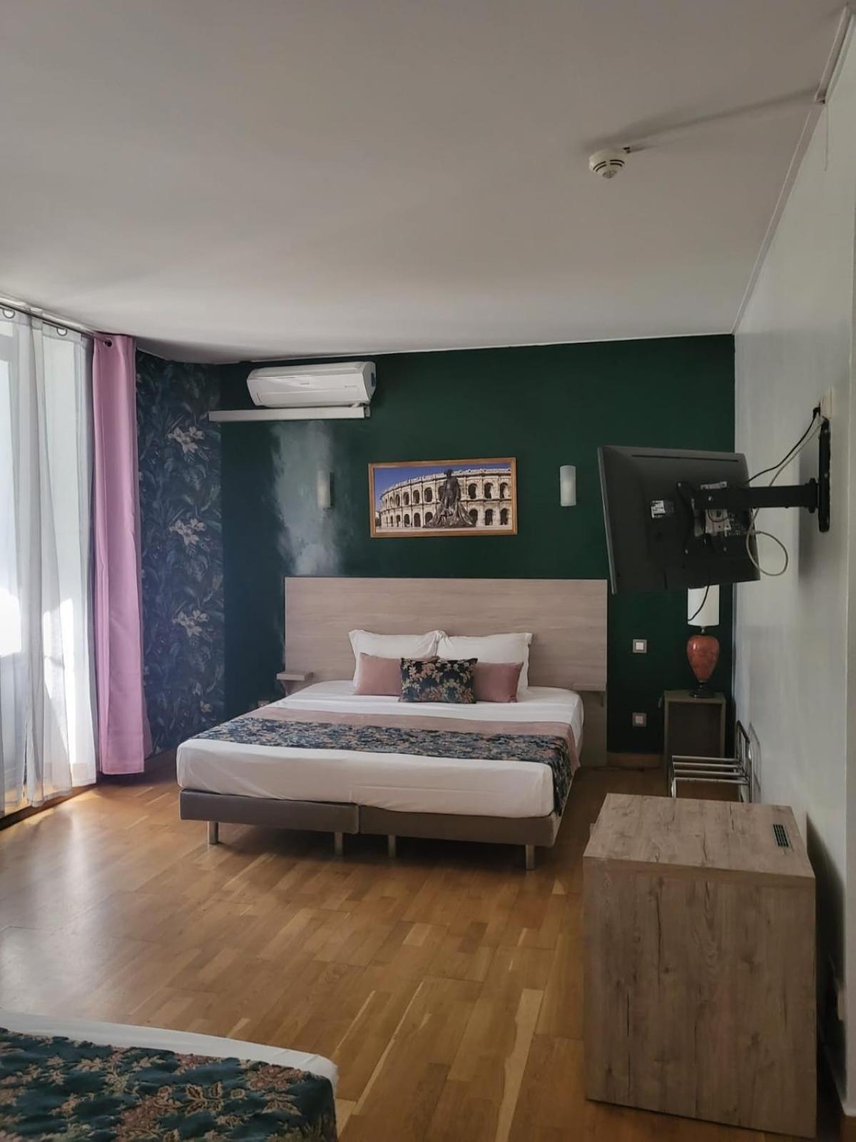 Empire Hotel Nîmes Eksteriør billede