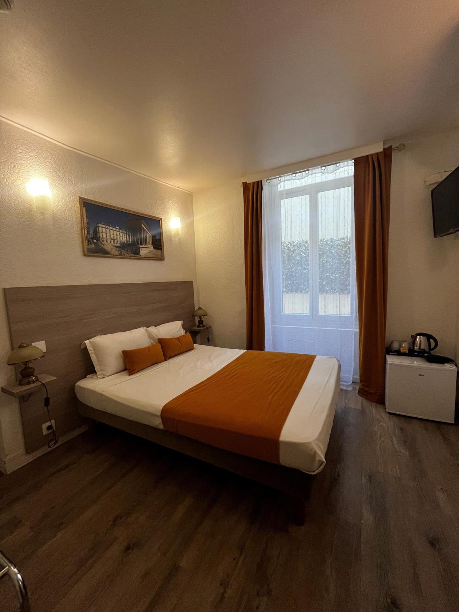 Empire Hotel Nîmes Eksteriør billede
