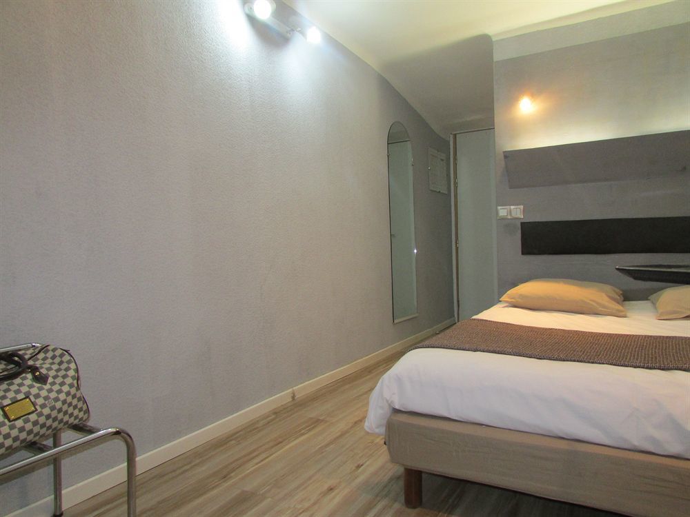 Empire Hotel Nîmes Eksteriør billede